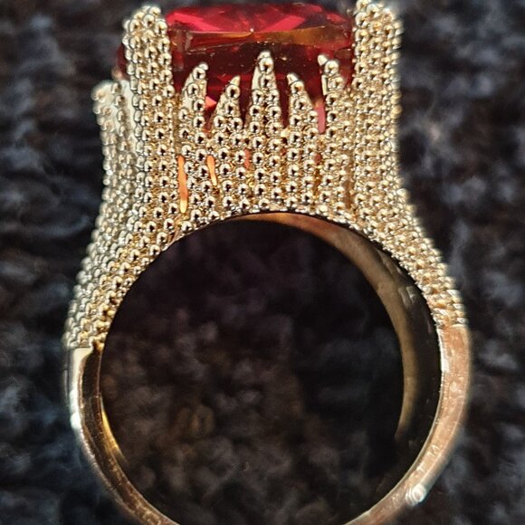 Gorgeous Giant Princess Red Crystal Ruby Colour Sterling Silver Cocktail Ring - Picture 3 of 14